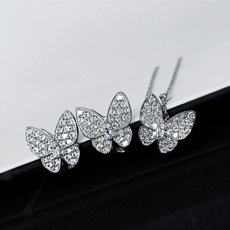 Ba*len*cia*ga earrings